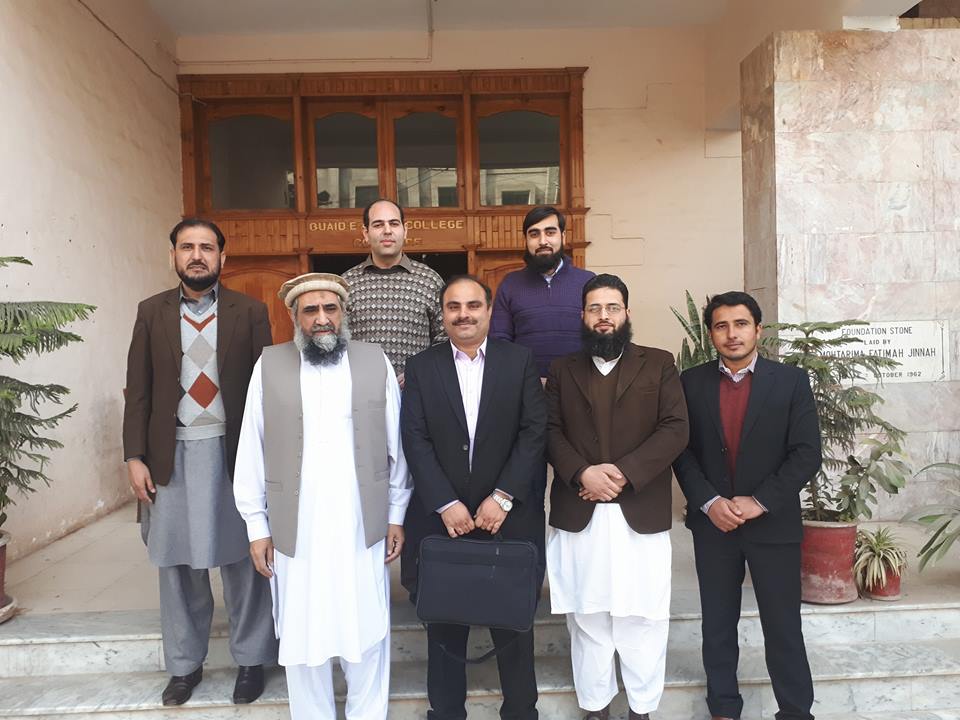 Group photo of faculty with Mr. Gulzar Khan, Deputy Directory, SBP after session